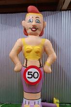 Sarah Sportief opblaasfiguur te huur / huren, Hobby en Vrije tijd, Feestartikelen | Verhuur, Ophalen of Verzenden, Nieuw, Abraham of Sarah