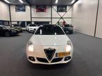 Alfa Romeo Giulietta 1.750 TBI 2011 Wit Pano Leer, 65 €/maand, 4 cilinders, Wit, Bedrijf