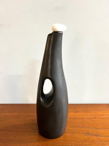  Nederlands vintage design zwarte porseleinen wijnfles 1960 beschikbaar voor biedingen