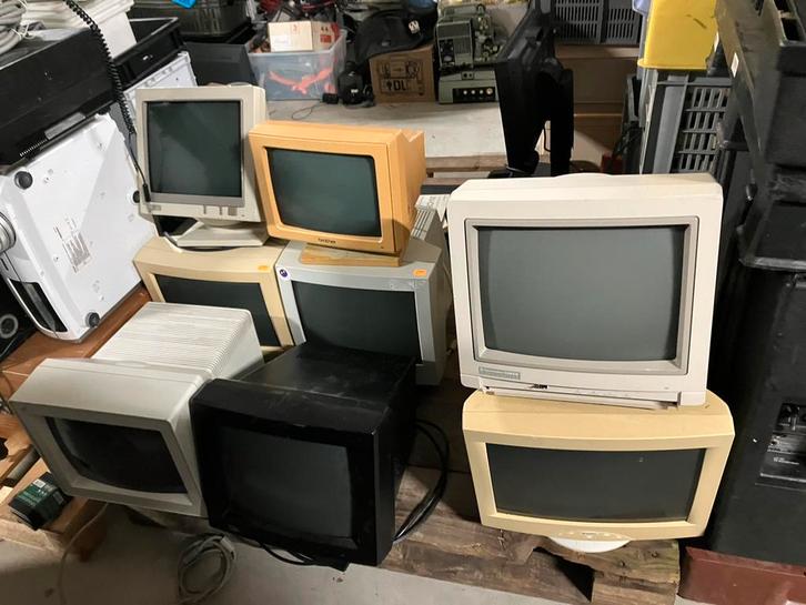 Defecte computer crt monitoren, Computers en Software, Vintage Computers, Ophalen