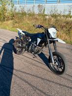 Supermotor 250cc op a2, Fietsen en Brommers, Brommers | Derbi, 250 cc, Gebruikt, Ophalen of Verzenden, 5 versnellingen