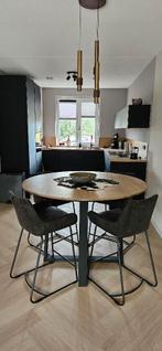 Industriële eettafel met Stoelen, Metaal, Ophalen of Verzenden, Zo goed als nieuw, Vier