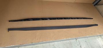 VW GOLF 8 5H GTI GTD SIDESKIRT RECHTS MET HOUDER 5H0853860  beschikbaar voor biedingen