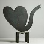 Klaas Gubbels stalen sculptuur Hart op tafel, Ophalen