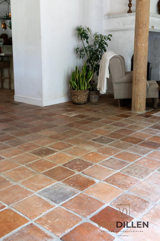 Antieke oude terracotta plavuizen / estrikken 21x21 1.250M2, Doe-het-zelf en Verbouw, Vloerdelen en Plavuizen, Gebruikt, Plavuizen