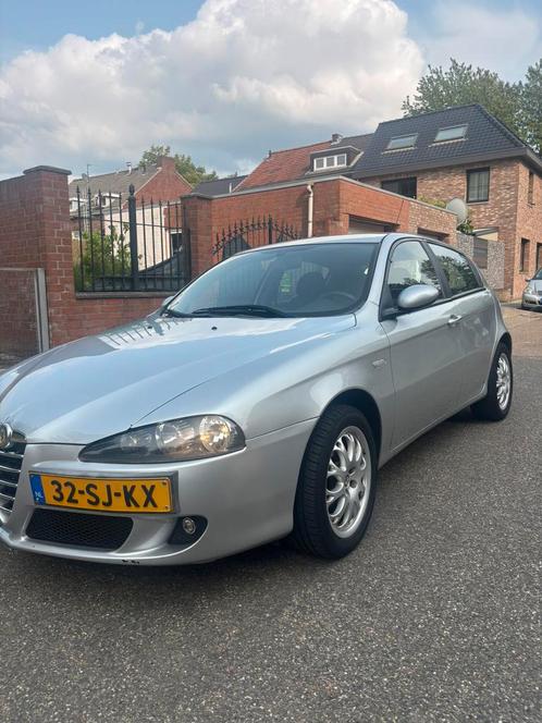 Alfa Romeo 147 1.6 T.spark 88KW 5DR 2006 met carplay, Auto's, Alfa Romeo, Particulier, ABS, Airbags, Airconditioning, Alarm, Android Auto