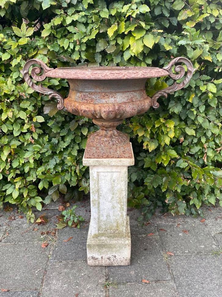 gietijzeren tiuinvaas oorvaas bloempot op console, Tuin en Terras, Tuinvazen, Gebruikt, Ophalen