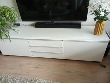 IKEA TV Kast Hoogglans Wit beschikbaar voor biedingen
