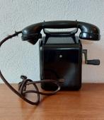 ANTIEKE METALEN WANDTELEFOON IN  GOEDE STAAT. COLLECTIESTUK, Ophalen of Verzenden, Gebruikt, Bakeliet