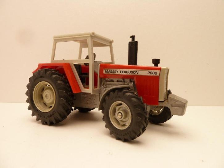 Massey Ferguson 2680  ''  Britains '', Hobby en Vrije tijd, Modelauto's | 1:32, Gebruikt, Tractor of Landbouw, Britains, Ophalen of Verzenden