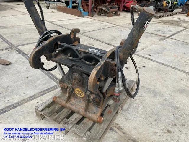 Beco CW 30 KantelstukTiltconector, Zakelijke goederen, Machines en Bouw | Kranen en Graafmachines, Graafmachine