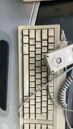 Apple toetsenbord en snoeren( 1e serie. 35 jr oud), Computers en Software, Toetsenborden, Verzenden, Nieuw