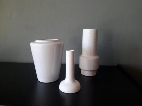 Set van 3 witte vintage design items, Huis en Inrichting, Woonaccessoires | Vazen, Gebruikt, Wit, Minder dan 50 cm, Aardewerk of Porselein