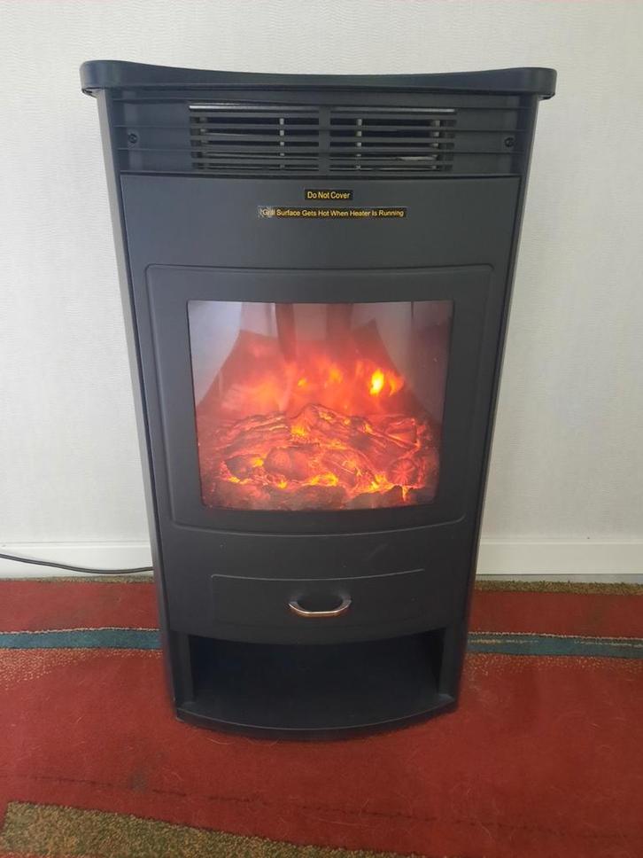 Grote Bormio vrijstaande elektrische haard / kachel, Huis en Inrichting, Haarden, Zo goed als nieuw, Elektrische haard, Ophalen