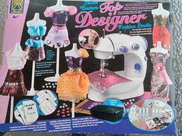 Top designer fashion studio Creative naaimachine beschikbaar voor biedingen