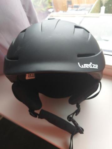 Zwarte Skihelm - Maat 57 (Verstelbaar) beschikbaar voor biedingen