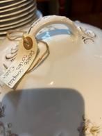 Antiek Porseleinen Servies met Bloemen, Ophalen