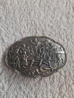 Vintage Zilverkleurige Broche met Tafereel, Ophalen of Verzenden, Gebruikt, Zilver, Overige materialen