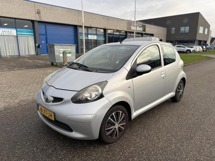 Toyota Aygo 1.0-12V 5-DRS Elekpakket Aux Volledig onderhoud, Auto's, Toyota, Bedrijf, Te koop, Aygo, ABS, Airbags, Alarm, Centrale vergrendeling