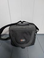Lowepro nova  3 AW cameratas met regenhoes, Ophalen of Verzenden, Zo goed als nieuw, Lowepro