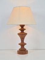 Vintage tafellamp gedraaid hout ’70 spindel mid century lamp, Huis en Inrichting, Lampen | Tafellampen, Minder dan 50 cm, Gebruikt