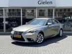 Lexus Is 300h First Edition | Navigatie, Parkeersensoren, 17, Auto's, Automaat, Gebruikt, 23 km/l, Origineel Nederlands
