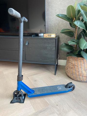 Stuntstep Blazerpro Nexus blauw indoor step beschikbaar voor biedingen