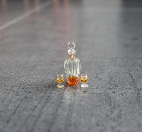 Karafje whisky cognac karaf 2 glaasjes miniatuur nieuw 1:12, Verzamelen, Poppenhuizen en Toebehoren, Nieuw, Decoratie, Ophalen of Verzenden