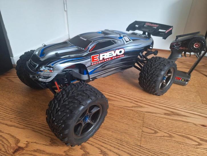 Traxxas E-Revo 4x4 geüpgrade - Zo goed als nieuw, Hobby en Vrije tijd, Modelbouw | Auto's en Voertuigen, Zo goed als nieuw, Auto