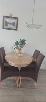 Tafel en stoelen aangeboden., Huis en Inrichting, Ophalen, Gebruikt, Grenen., 4 tot 6 stoelen