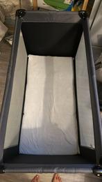 Qute Q-sleep campingbedje incl matras met hoes, Ophalen of Verzenden, Gebruikt, Reisbedje