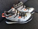 Bata Werkschoenen Dames Maat 40, Kleding | Heren, Schoenen, Ophalen of Verzenden, Zo goed als nieuw, Overige kleuren, Werkschoenen