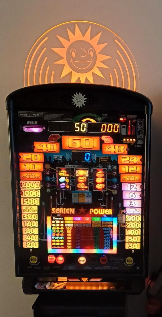 Gokkast SERIEN POWER op euro's.    Wandgokkast, Verzamelen, Automaten | Gokkasten en Fruitautomaten, Zo goed als nieuw, Euro, Met sleutels