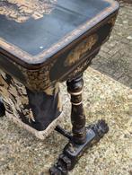 Antiek naai tafeltje. Lakwerk €390., Ophalen