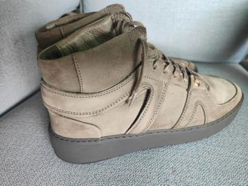 Amper gedragen NBBK schoenen groengrijs beschikbaar voor biedingen