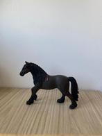 Schleich Friese merrie met rode strikjes, Ophalen of Verzenden, Zo goed als nieuw, Paard, Beeldje of Figuurtje