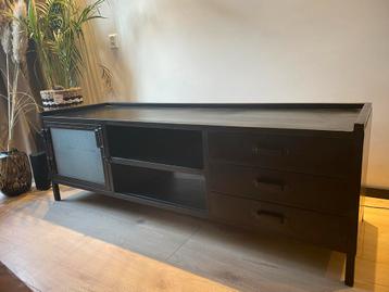 Stevig TV Meubel - 160cm breed beschikbaar voor biedingen