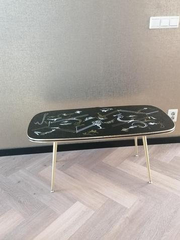 retro vintage fifties tafel met glazen plaat en goudkl bies beschikbaar voor biedingen