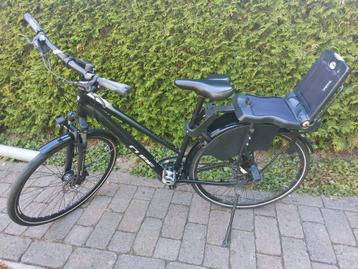 Mooie cube damesfiets beschikbaar voor biedingen