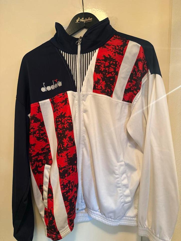 Diadora Gabber Jas - Vintage Stijl!, Kleding | Heren, Jassen | Zomer, Zo goed als nieuw, Maat 48/50 (M), Overige kleuren, Ophalen of Verzenden