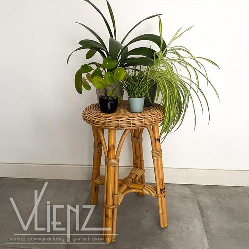 Bohemien, vintage rotan kruk, krukje, Huis en Inrichting, Krukjes, Gebruikt, Ophalen