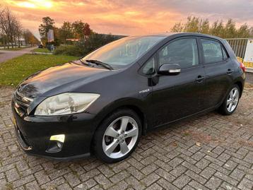 Toyota Auris 1.8 Full Hybrid Executive|HALF LEDER|CAMERA beschikbaar voor biedingen