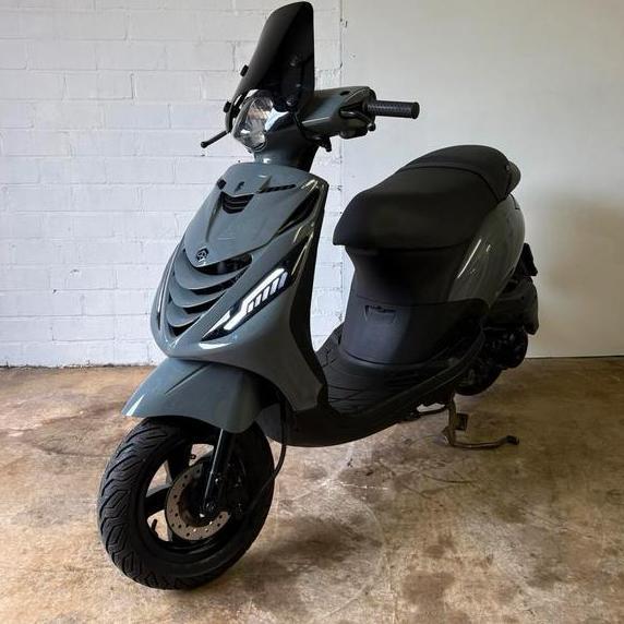 Piaggio Zip 50cc 2017 Carburateur GARANTIE, Fietsen en Brommers, Scooters | Piaggio, Zo goed als nieuw, Zip, Benzine, Ophalen