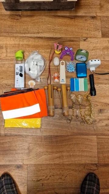 Gratis rommelmarkt spullen, zie overige foto's. beschikbaar voor biedingen