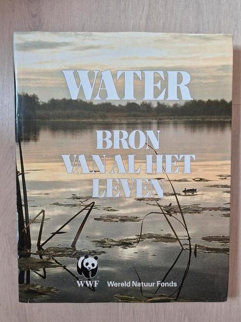 Water bron van al het leven - WNF, Boeken, Natuur, Zo goed als nieuw, Natuur algemeen, Ophalen of Verzenden
