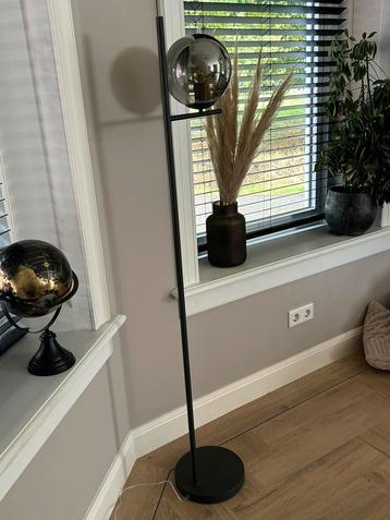 Vloerlamp rookglas bol beschikbaar voor biedingen