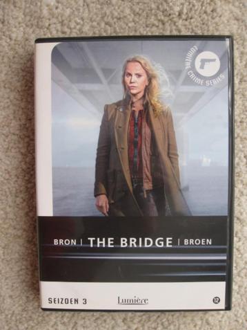 THE BRIDGE - SEIZOEN 3 in een originele  4-DVDBOX