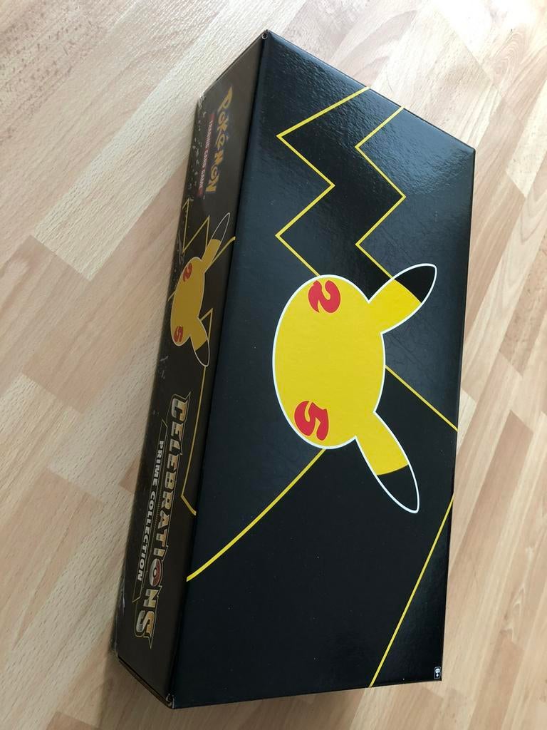Pokemon Special 25th Anniversary Box Prime NIEUW Sealed, Hobby en Vrije tijd, Verzamelkaartspellen | Pokémon, Ophalen of Verzenden