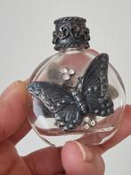Antiek parfum flesje met verzilverd vlinder, Antiek en Kunst, Antiek | Glas en Kristal, Ophalen of Verzenden