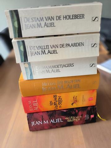 Serie Aardkinderen van Jean M. Auel beschikbaar voor biedingen
